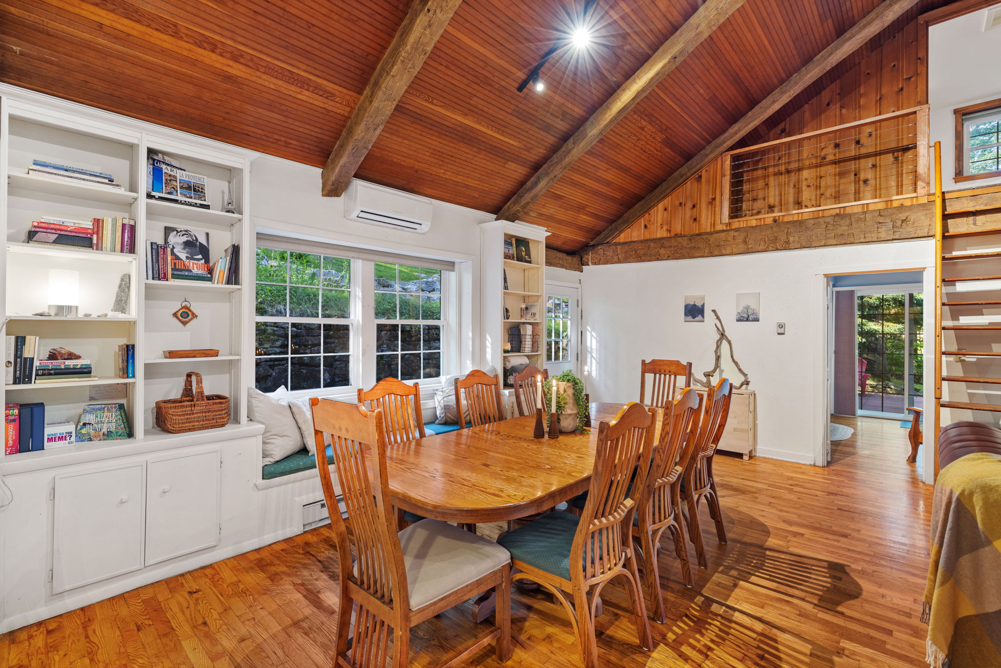 18-2240_county_line_rd-Dining room