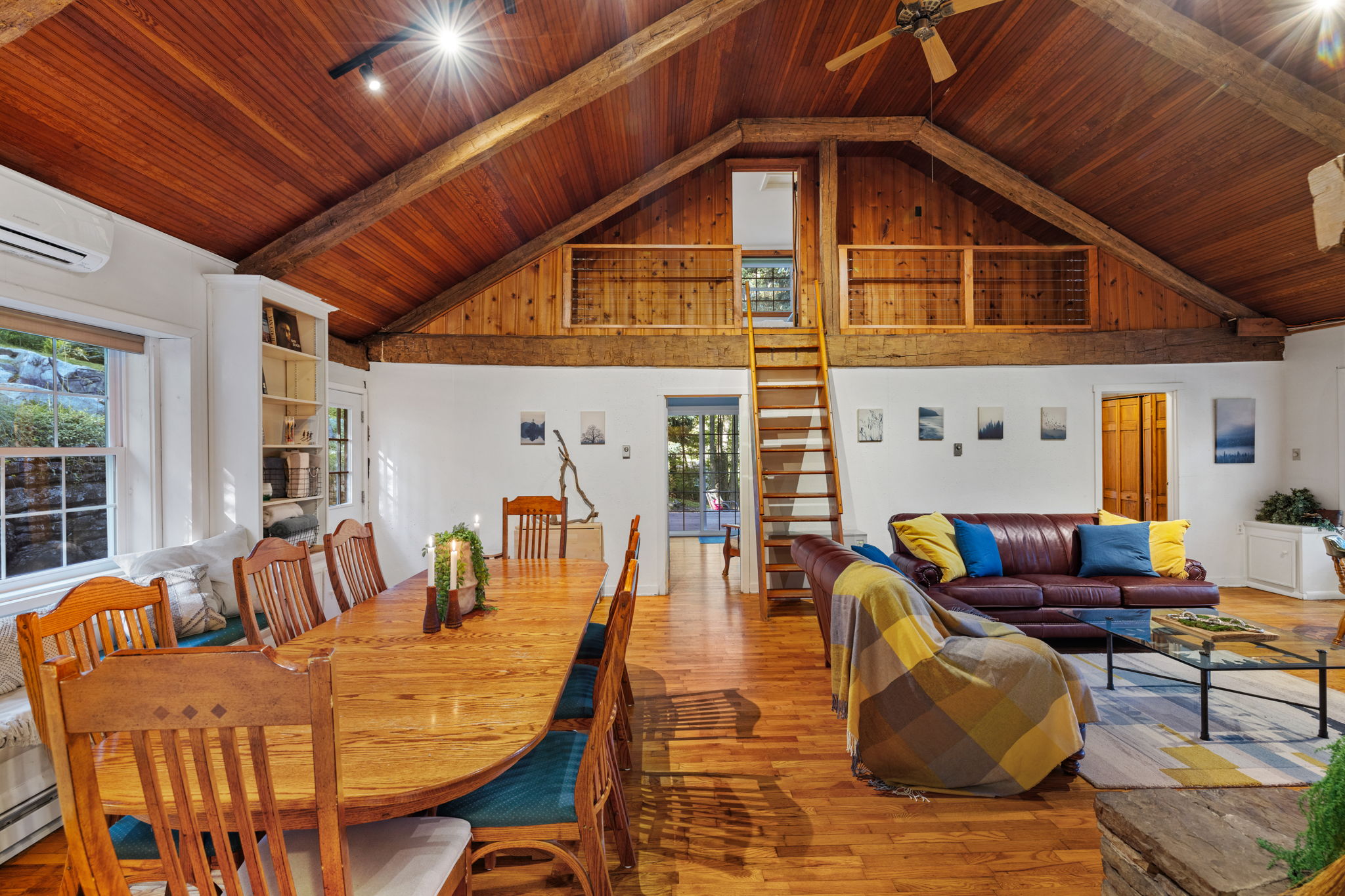 19-2240_county_line_rd-Dining room