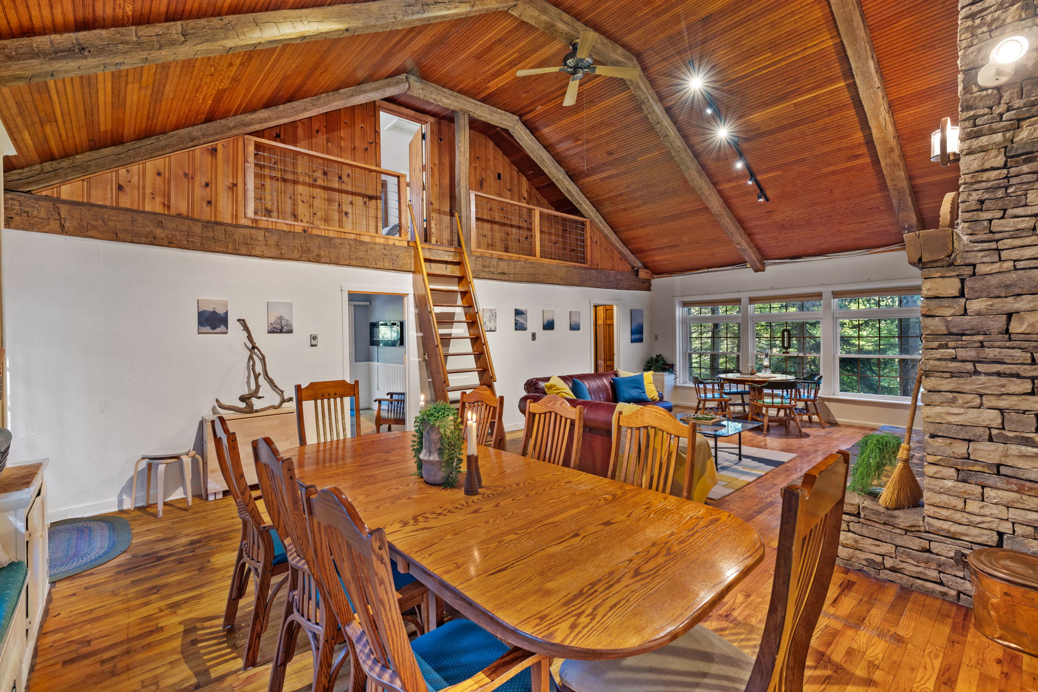 20-2240_county_line_rd-Dining room