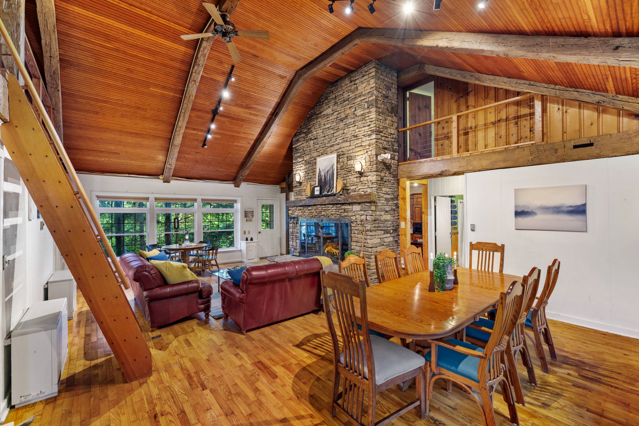 21-2240_county_line_rd-Dining room