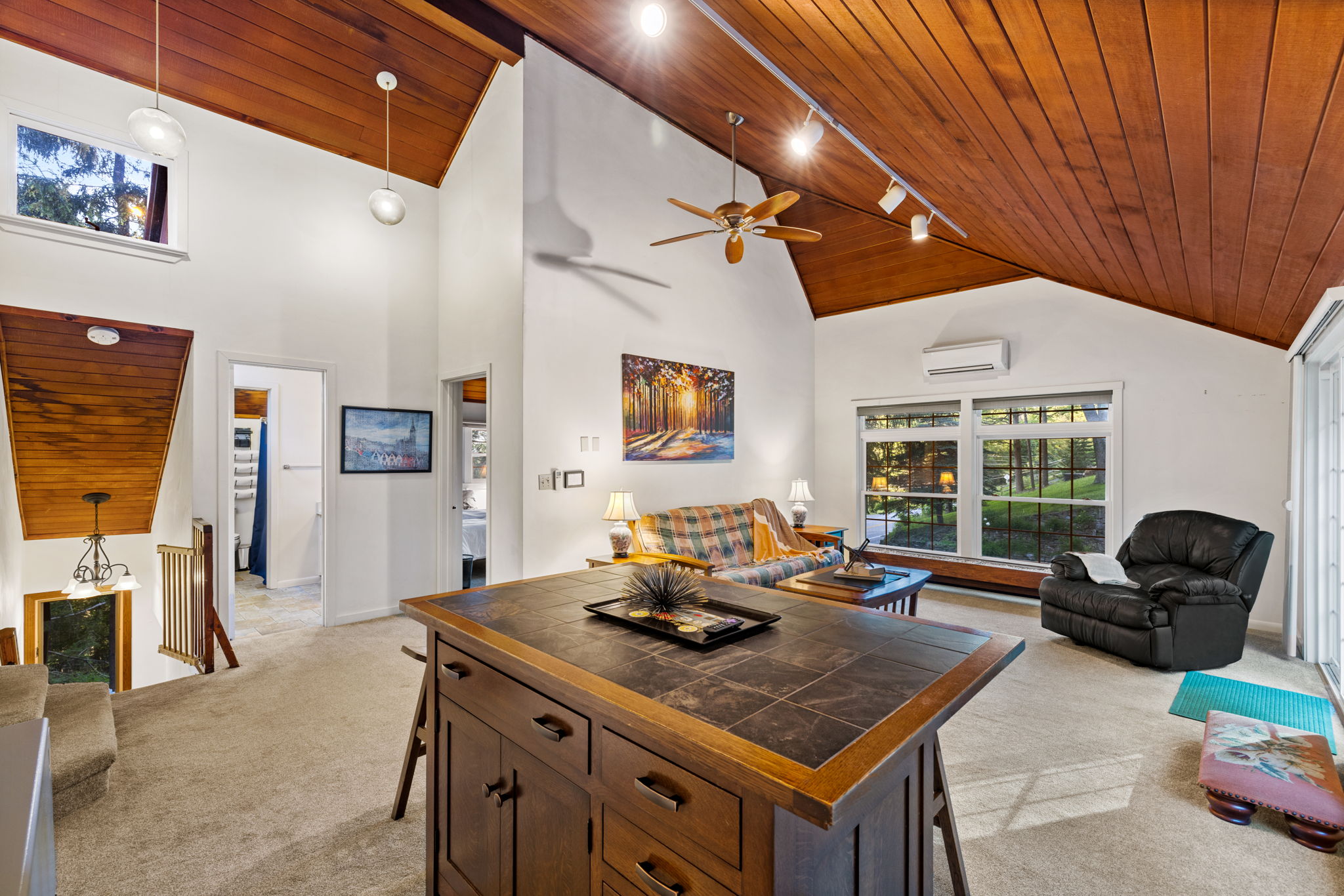 44-2240_county_line_rd-Livingroom 2