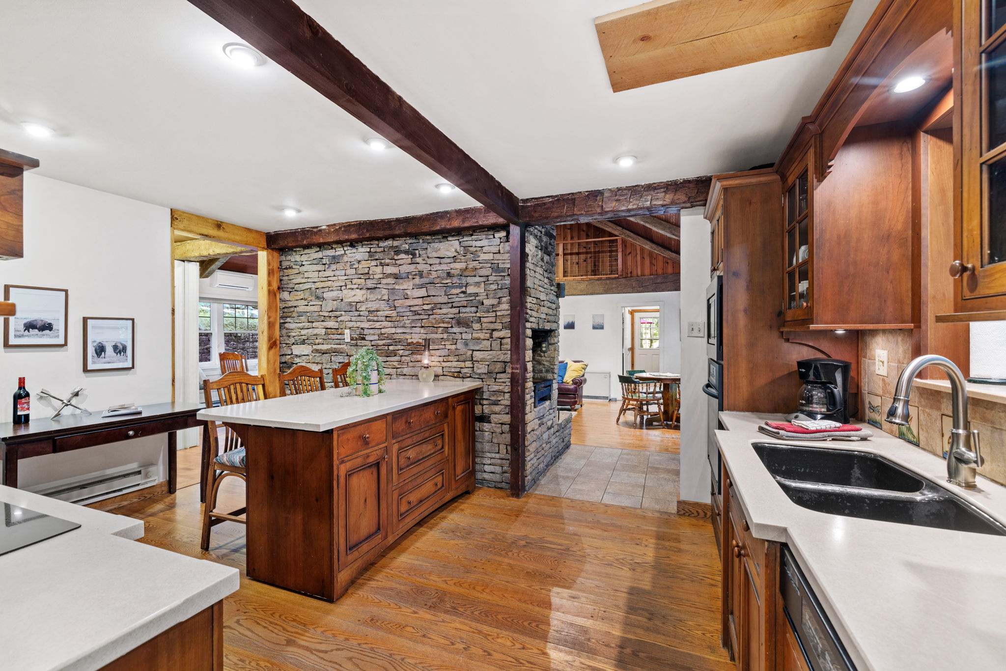 6-2240_county_line_rd-Kitchen