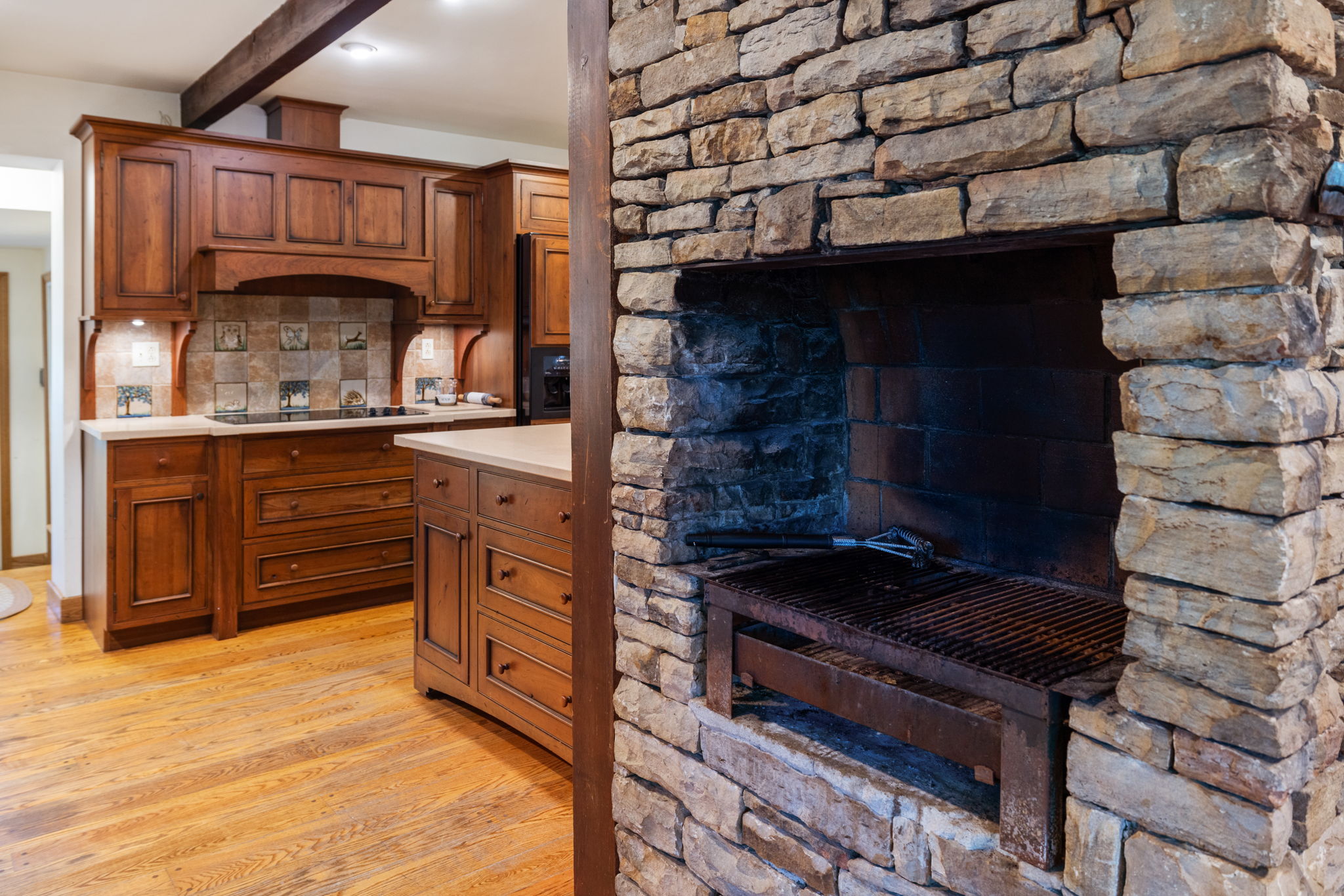 8-2240_county_line_rd-Kitchen