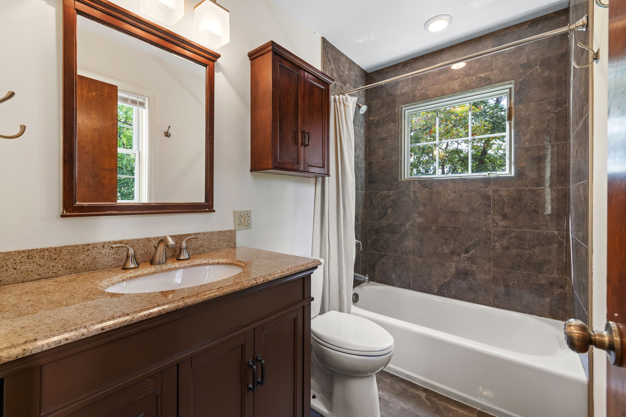 31-web-or-mls-prep_solutions_1182_windermere_dr-31