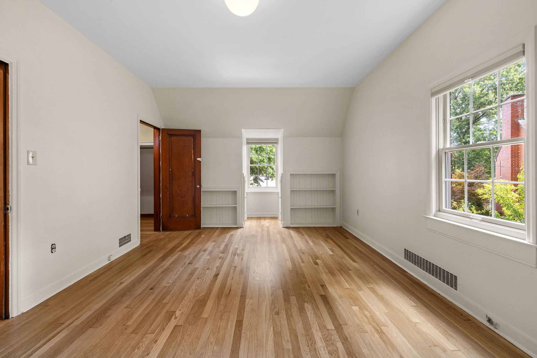 37-web-or-mls-prep_solutions_1182_windermere_dr-37